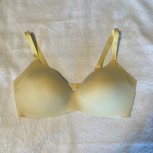 Knix Wingwoman contour Bra! Very pretty yellow! Size 3